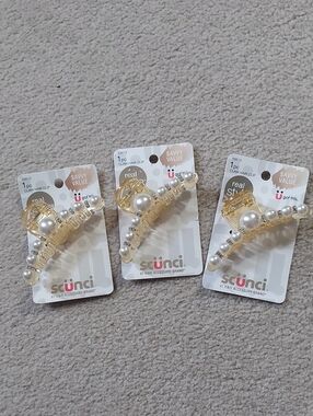 scunci Pearl-Embellished Gold Claw Hair Clips - Set of 3